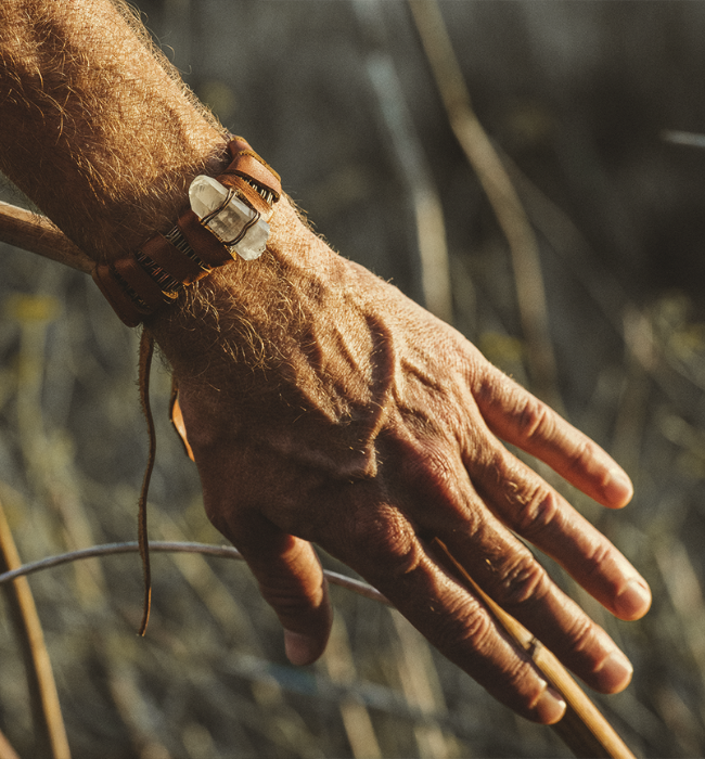 Pulsera hecha a mano cuarzo y piel