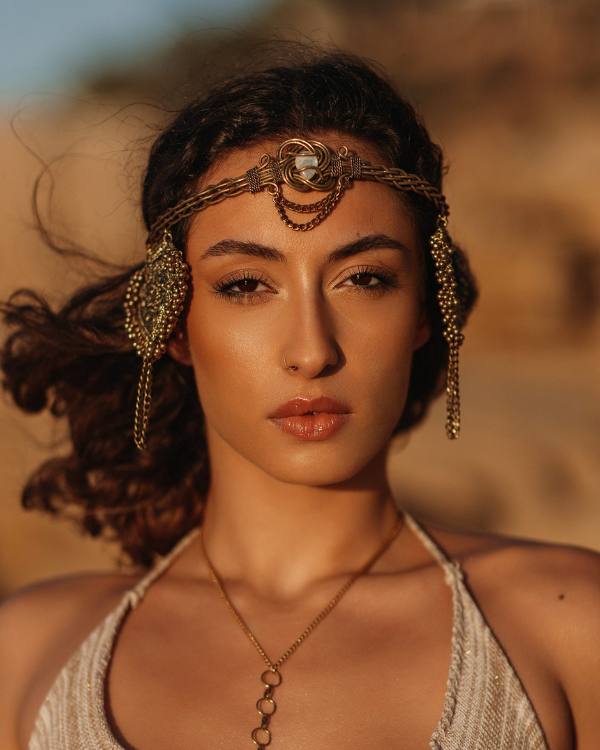 Tiara artesanal estilo Boho Ibiza hecha a mano 