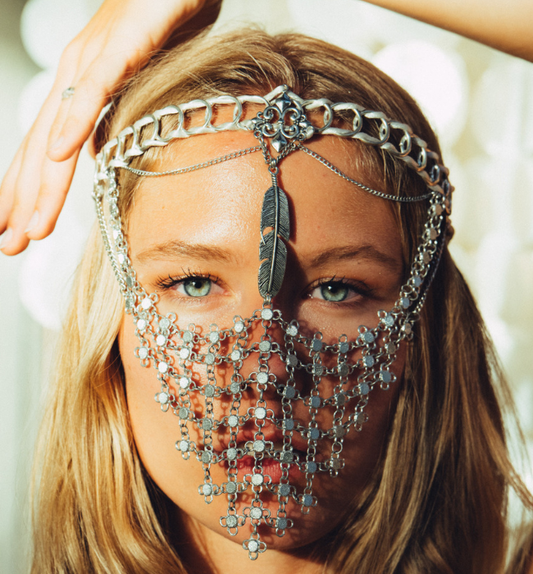 Tiara mascara pluma plata/ Boho mística