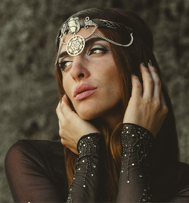 Tiara plata hecha a mano cuarzo y geometría